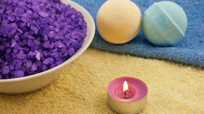 Badekugeln-und-Badebomben-Erleben-Sie-Wellness-pur-im-eigenen-Badezimmer